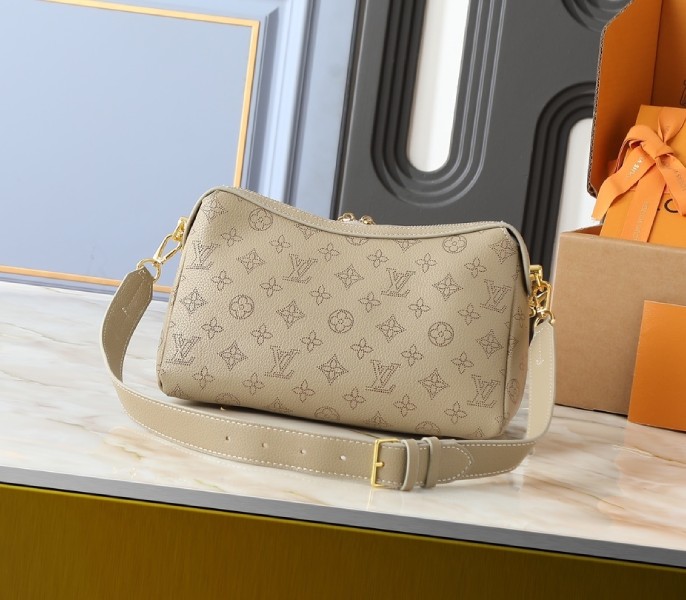 Louis Vuitton Mahina Hand It All PM In Rosemary Green - Image 3