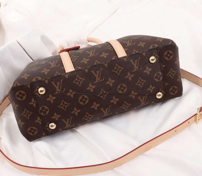 Louis Vuitton Monogram Canvas Soufflot MM Bag - Image 4