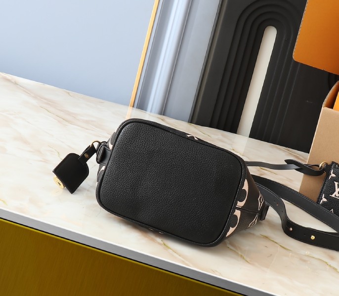 Congrats! I got the same LV Monogram Empreinte All In BB M13480 - Image 4