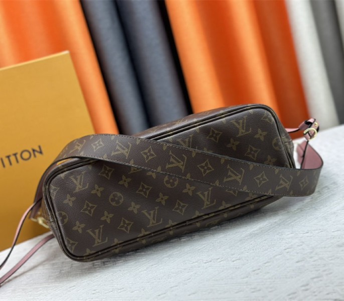 Buy the Louis Vuitton Replica Neverfull Tote High Quality - Image 5