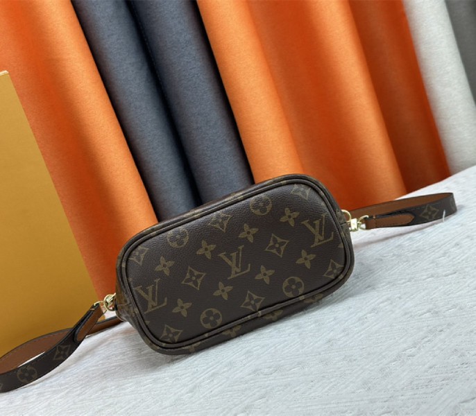 Louis Vuitton Neverfull Bandouliere Inside Out BB Tote In Monogram Canvas And Brown Leather - Image 5