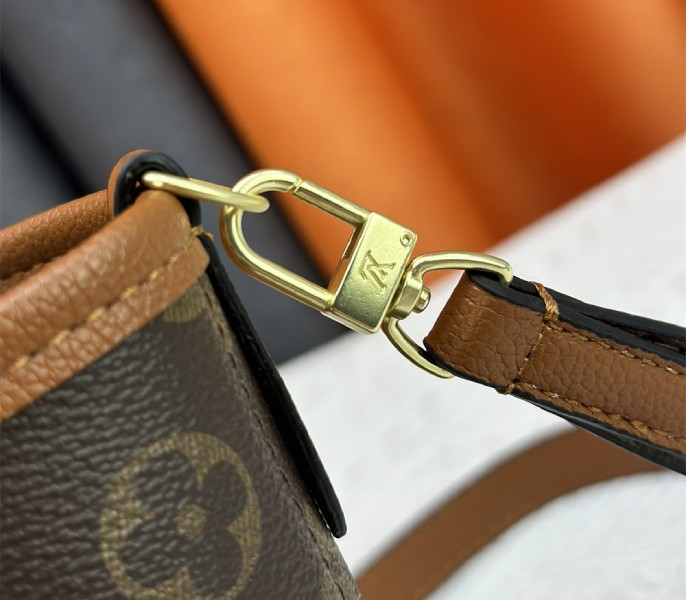 Louis Vuitton Neverfull Bandouliere Inside Out BB Tote In Monogram Canvas And Brown Leather - Image 7