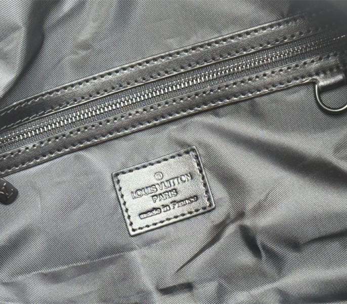 Louis Vuitton Taiga Leather Keepall Bandouliere 45 In Black And Monogram Macassar Canvas - Image 7