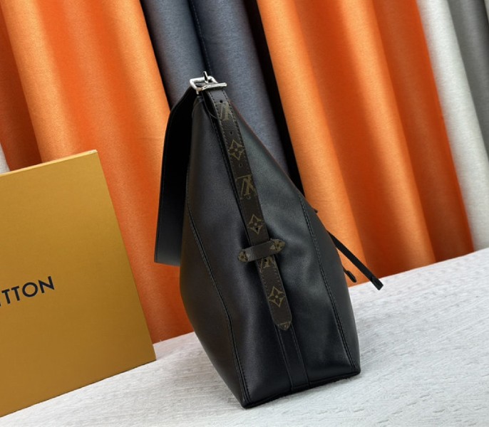 Louis Vuitton CarryAll Vibe MM In Black - Image 4