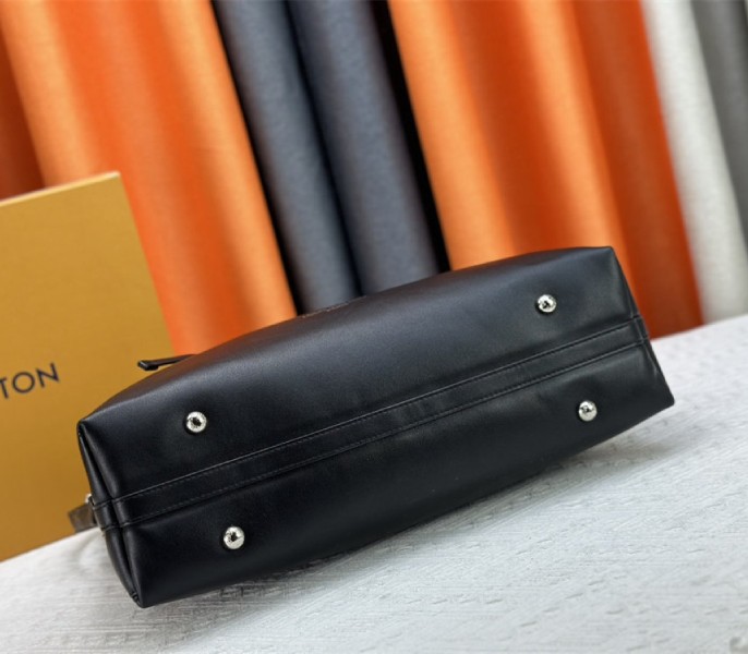 Louis Vuitton CarryAll Vibe MM In Black - Image 6