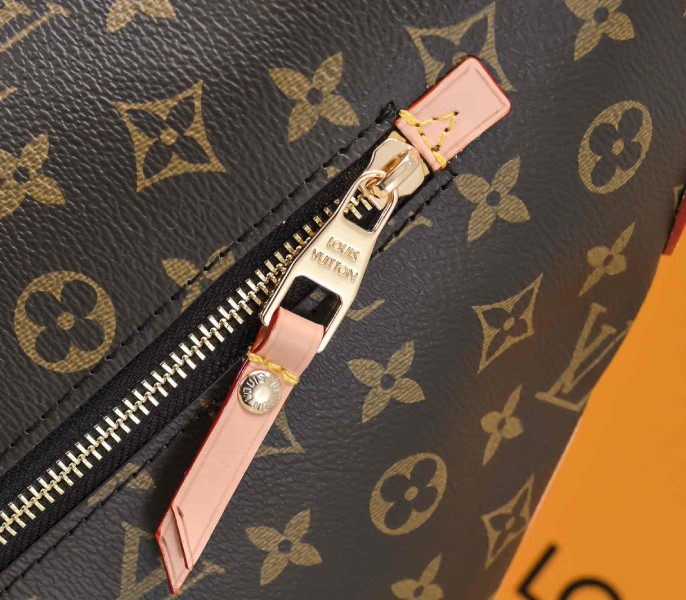 Louis Vuitton Monogram Canvas Delightful GM Tote In Beige - Image 5