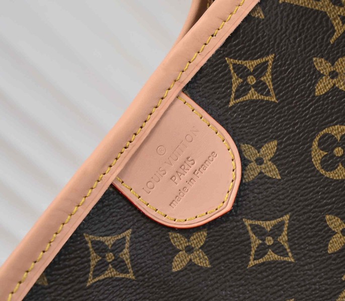 Louis Vuitton Monogram Canvas Delightful GM Tote In Beige - Image 6