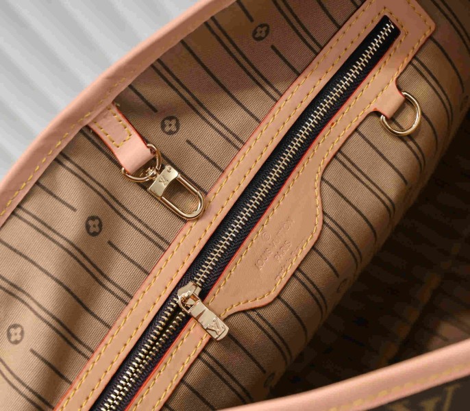 Louis Vuitton Monogram Canvas Delightful GM Tote In Beige - Image 8