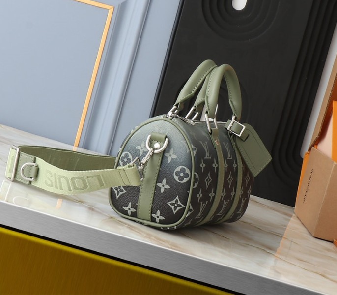 Louis Vuitton Monogram Gradient Canvas Keepall Bandouliere 25 City Bag In Khaki Green - Image 3
