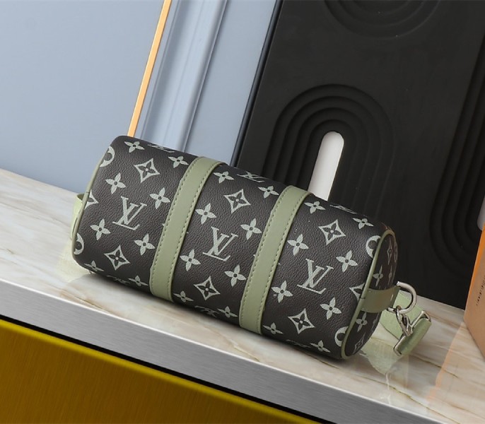 Louis Vuitton Monogram Gradient Canvas Keepall Bandouliere 25 City Bag In Khaki Green - Image 4