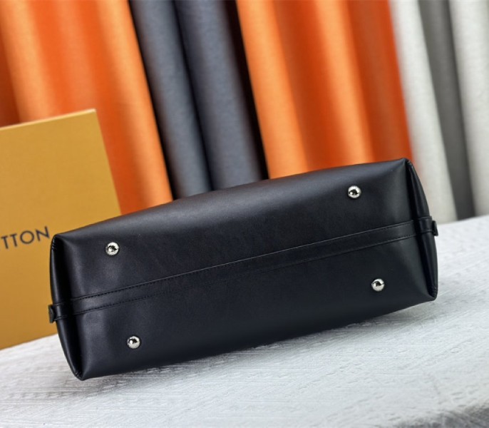 Louis Vuitton X TM CarryAll Vibe MM In Black - Image 5