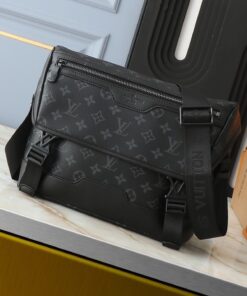 Monogram Eclipse Messenger Voyager PM