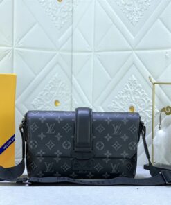 Monogram Eclipse S-Cape Messenger