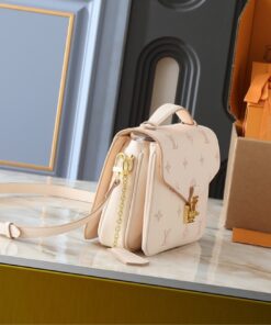 Alternative view of Metis Pochette Eden