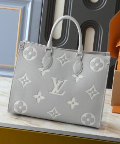 Monogram Empreinte OnTheGo MM Tote In Gray And White Quartz