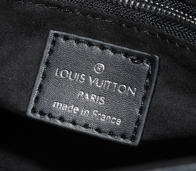 Monogram Empreinte OnTheGo PM Tote In Black And Magenta Pink - Image 6