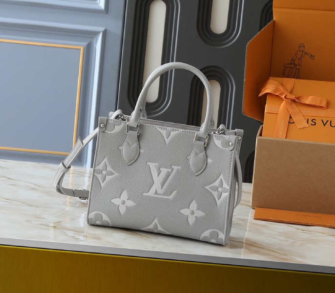 Monogram Empreinte OnTheGo PM Tote In Gray And White Quartz