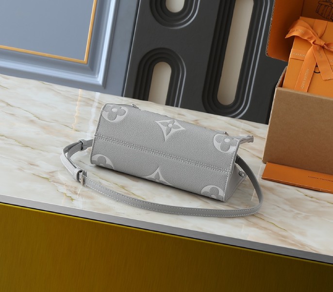 Monogram Empreinte OnTheGo PM Tote In Gray And White Quartz - Image 4