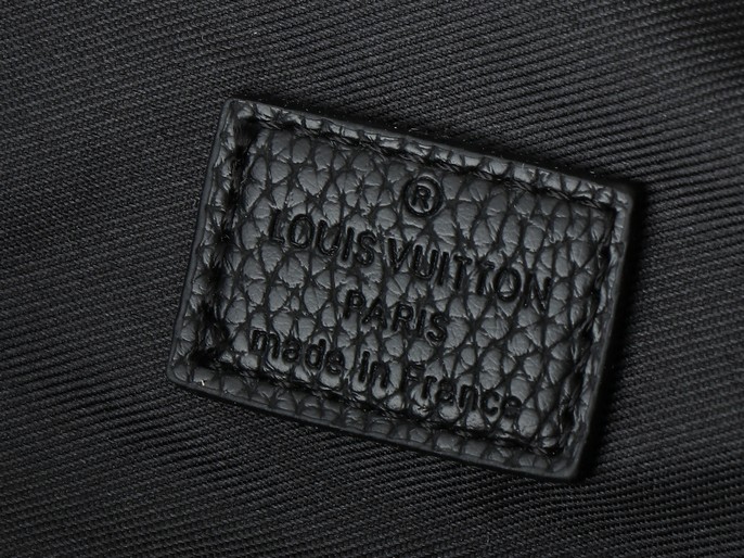 Monogram Shadow Messenger Voyager PM - Image 6