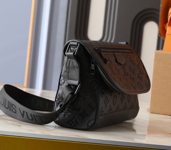 Monogram Shadow Pulse Messenger - Image 2