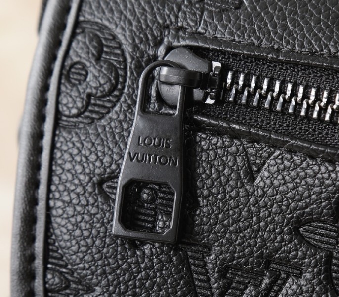 Monogram Shadow Pulse Messenger - Image 8