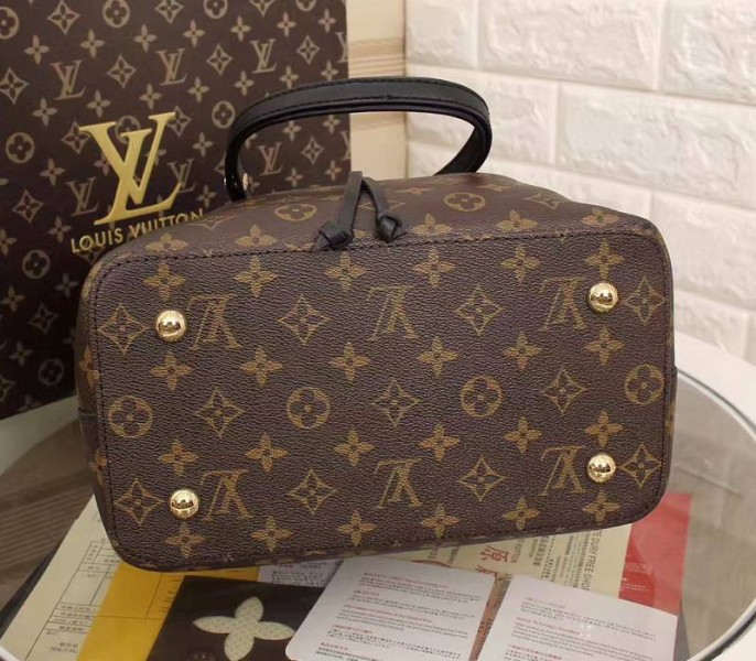 Louis Vuitton Monogram Canvas NeoNoe MM Bag In Black - Image 5