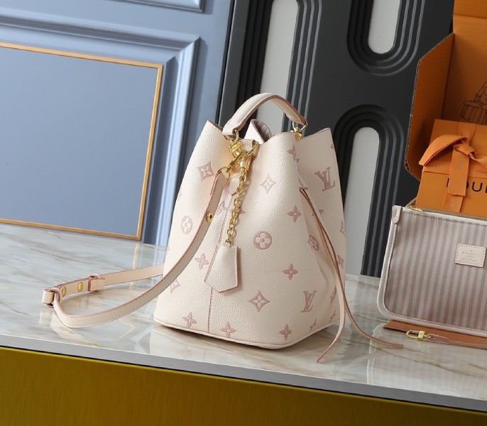 Replica Louis Vuitton NeoNoe MM Eden Bag