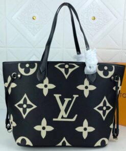 Louis Vuitton Neverfull MM Tote In Black