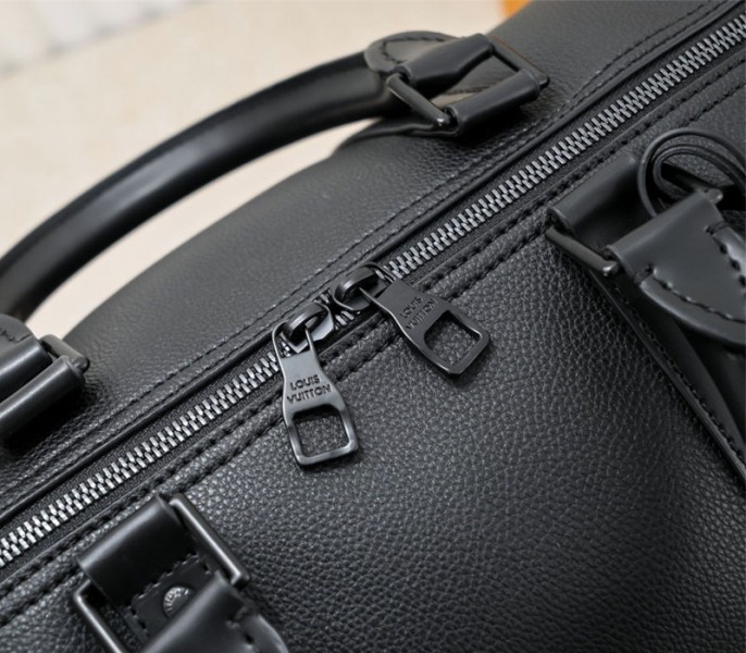 Louis Vuitton Aerogram Keepall Bandouliere 50 Travel Bag In Black - Image 6