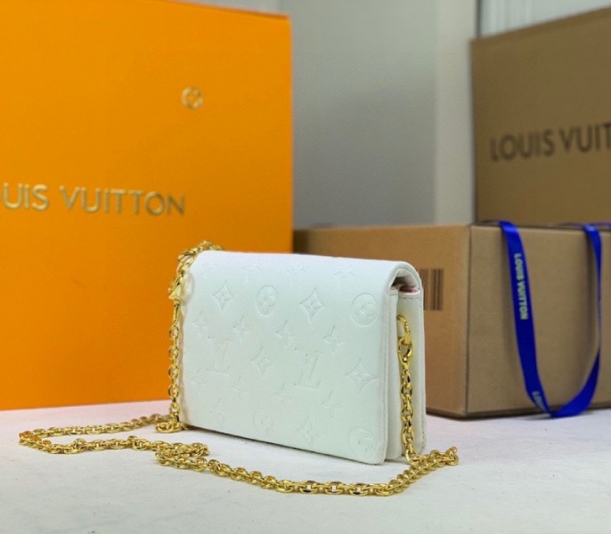 Louis Vuitton Coussin Pochette In Cream - Image 2