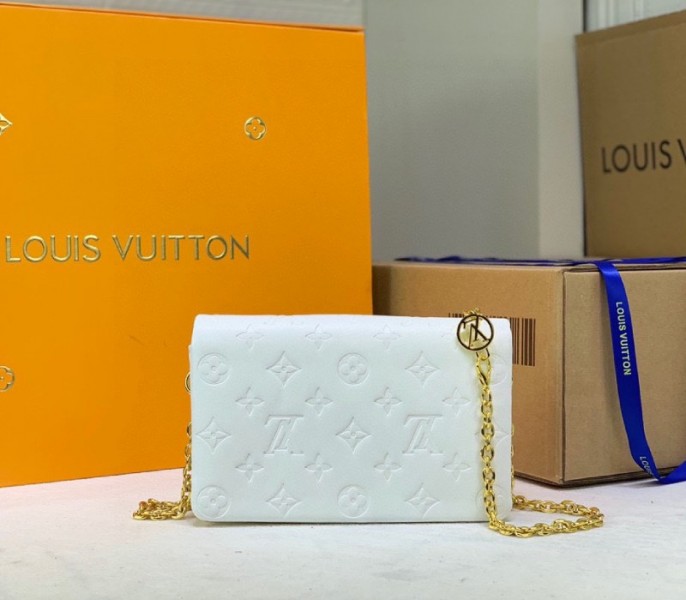 Louis Vuitton Coussin Pochette In Cream - Image 4