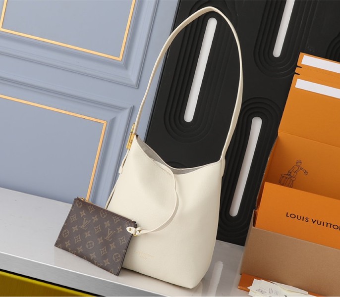 Louis Vuitton Low Key PM Hobo In Quartz White