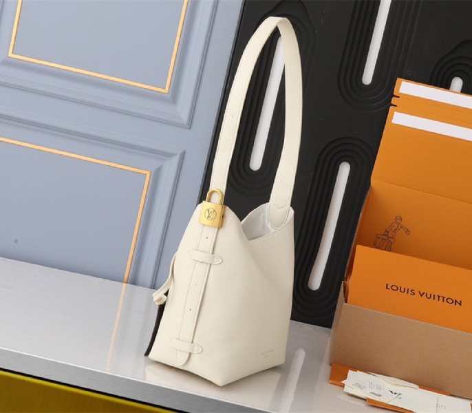 Louis Vuitton Low Key PM Hobo In Quartz White - Image 3