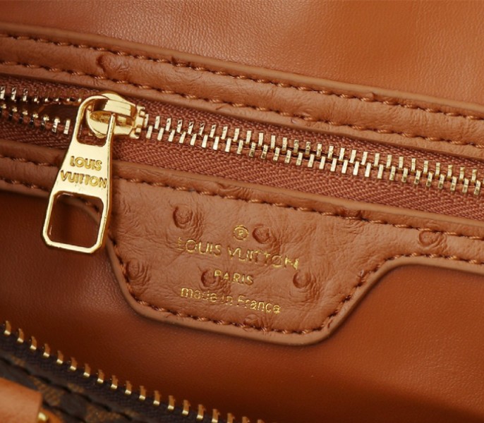 Louis Vuitton Monogram Canvas Soft Speedy 30 Boho Handbag In Tan - Image 6