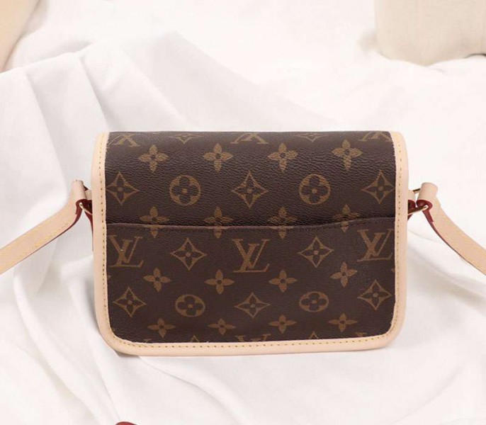 Louis Vuitton Monogram Canvas Sologne BB Bag - Image 3