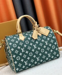 Alternative view of Louis Vuitton Speedy P9 Bandouliere 30 Bag In Green