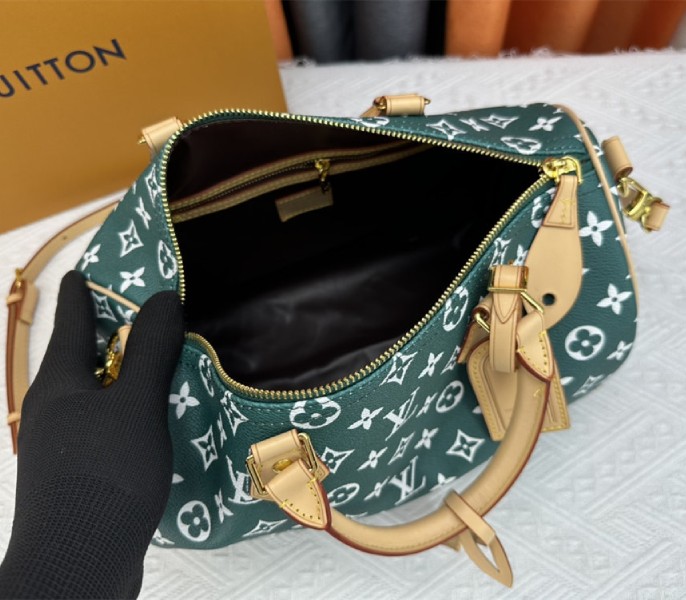 Louis Vuitton Speedy P9 Bandouliere 30 Bag In Green - Image 6