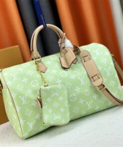 Alternative view of Louis Vuitton Speedy P9 Bandouliere 40 Bag In Light Green