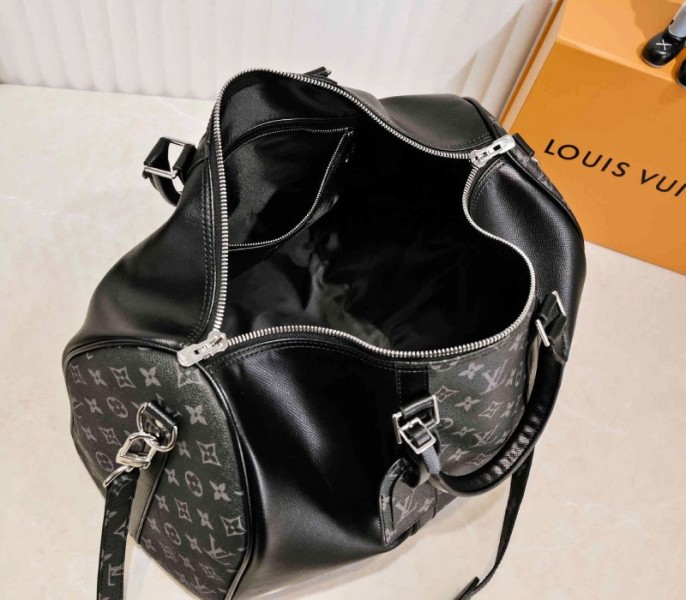 Louis Vuitton Taiga Leather Keepall Bandouliere 50 Travel Bag In Black - Image 5