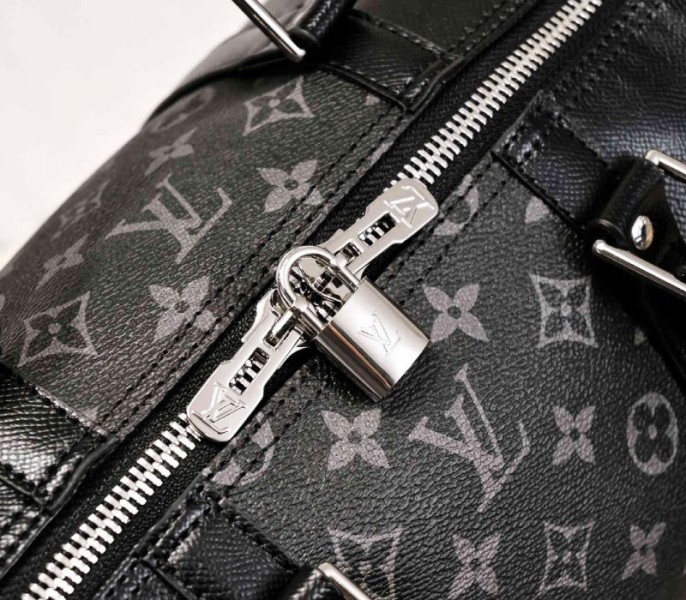 Louis Vuitton Taiga Leather Keepall Bandouliere 50 Travel Bag In Black - Image 7