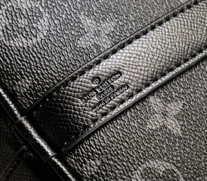 Louis Vuitton Taiga Leather Keepall Bandouliere 50 Travel Bag In Black - Image 9