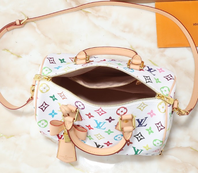 X TM Multicolored Speedy Bandouliere 25 In White - Image 5